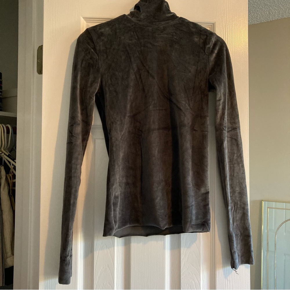 Velour turtleneck long sleeve tee top